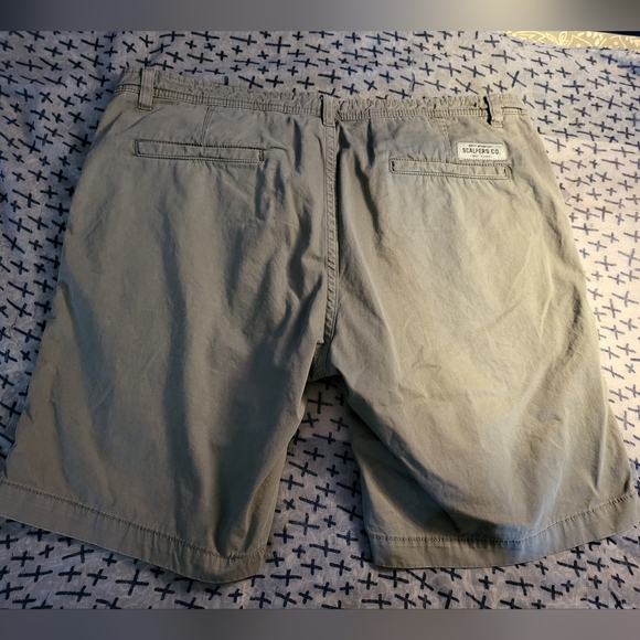 Scalpers men's shorts. Olive khakis. Button fly. M. (44) - Picture 3 of 7